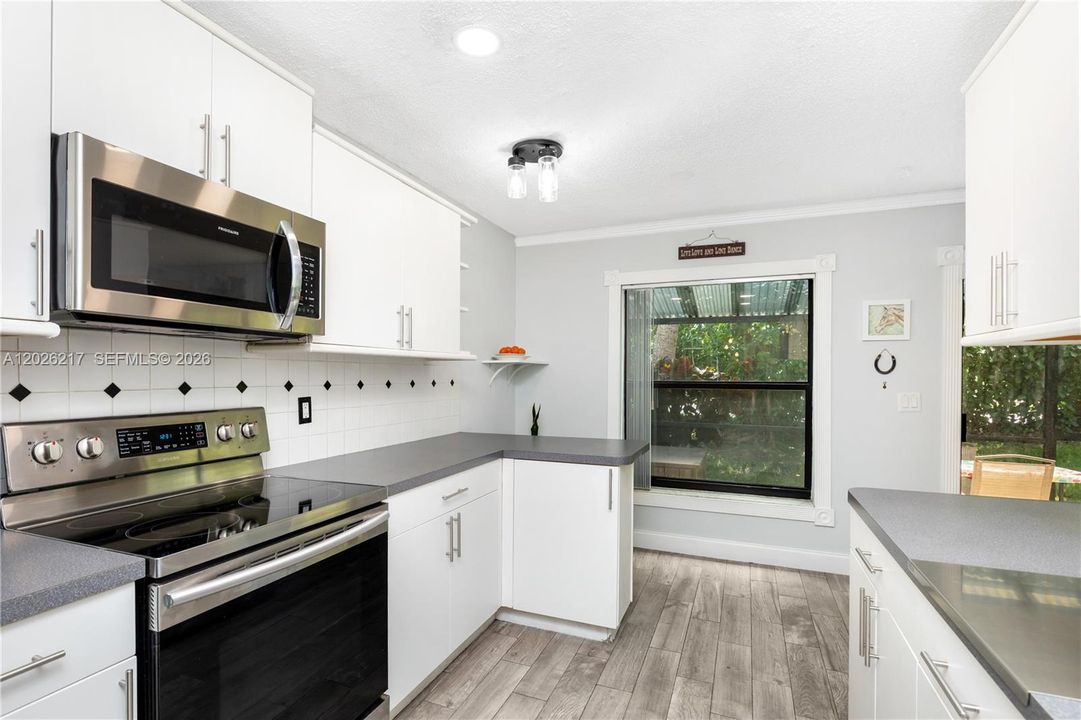 For Sale: $334,995 (3 beds, 2 baths, 1444 Square Feet)