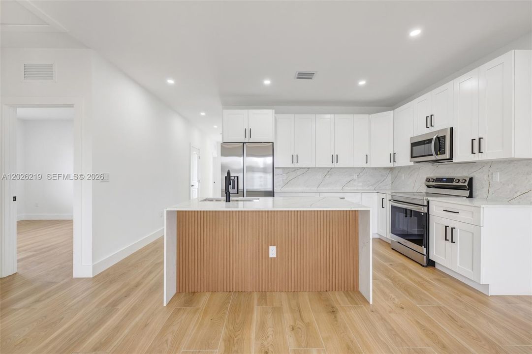 В аренду: $3,200 (3 спален, 2 ванн, 1259 Квадратных фут)