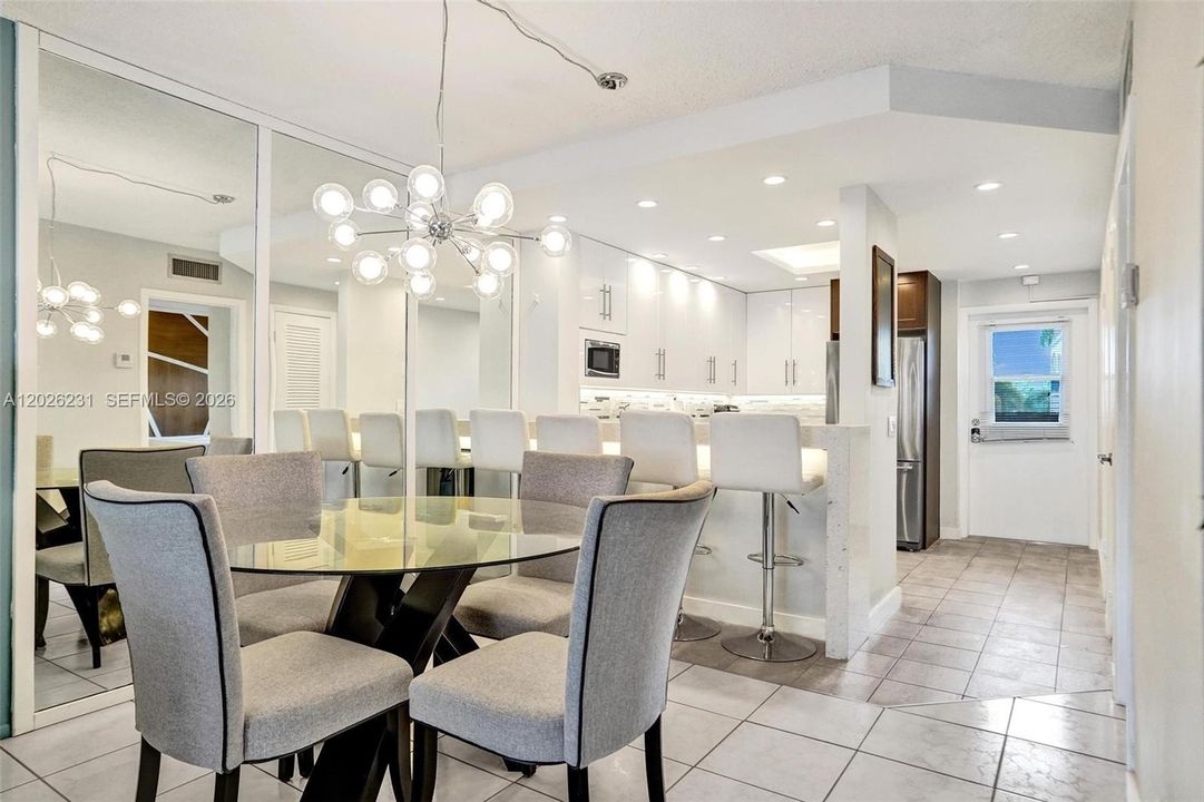 For Rent: $2,350 (2 beds, 2 baths, 1050 Square Feet)