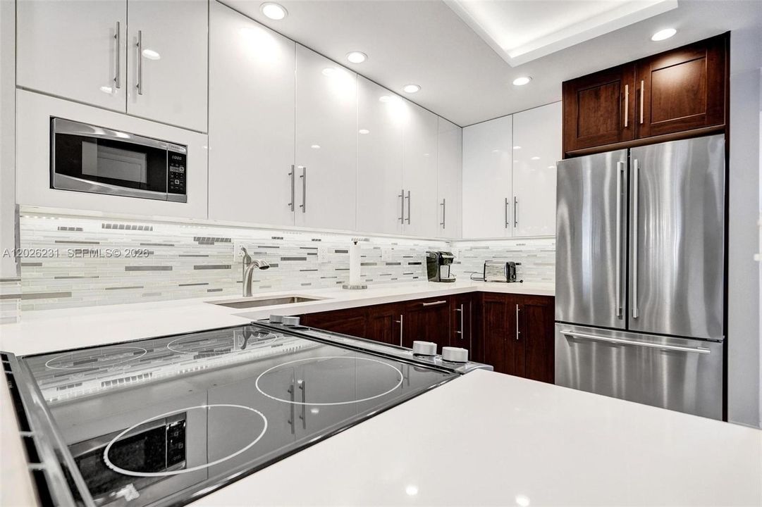 For Rent: $2,350 (2 beds, 2 baths, 1050 Square Feet)