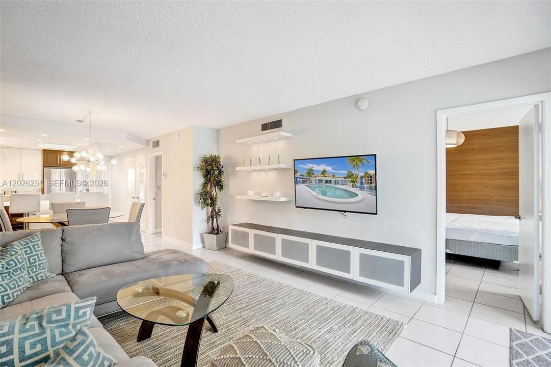 For Rent: $2,350 (2 beds, 2 baths, 1050 Square Feet)