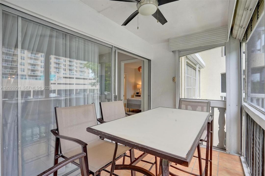 For Rent: $2,350 (2 beds, 2 baths, 1050 Square Feet)