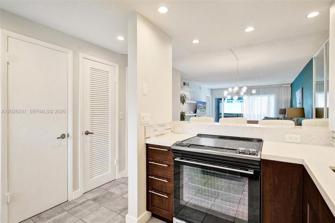 For Rent: $2,350 (2 beds, 2 baths, 1050 Square Feet)