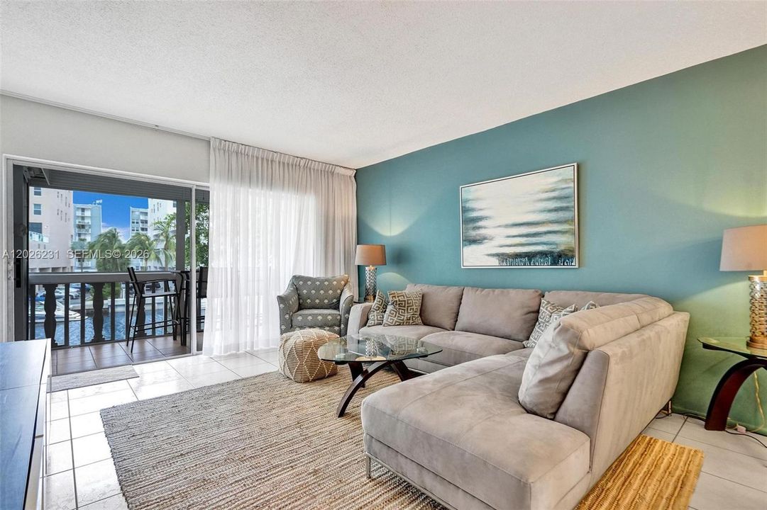 For Rent: $2,350 (2 beds, 2 baths, 1050 Square Feet)