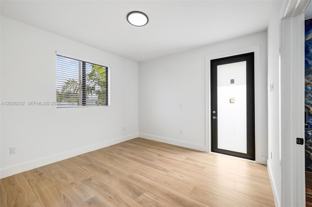 For Rent: $1,250 (0 beds, 1 baths, 216 Square Feet)