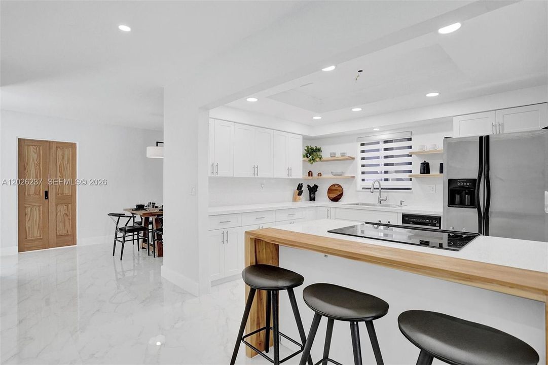 For Sale: $999,000 (4 beds, 2 baths, 1947 Square Feet)