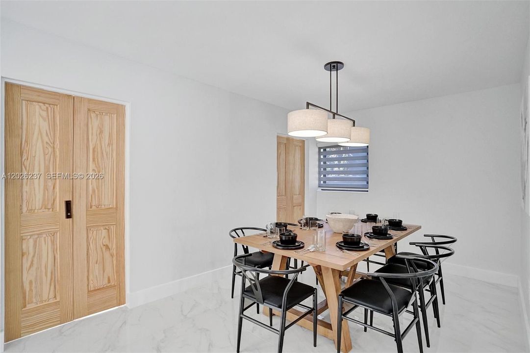 For Sale: $999,000 (4 beds, 2 baths, 1947 Square Feet)