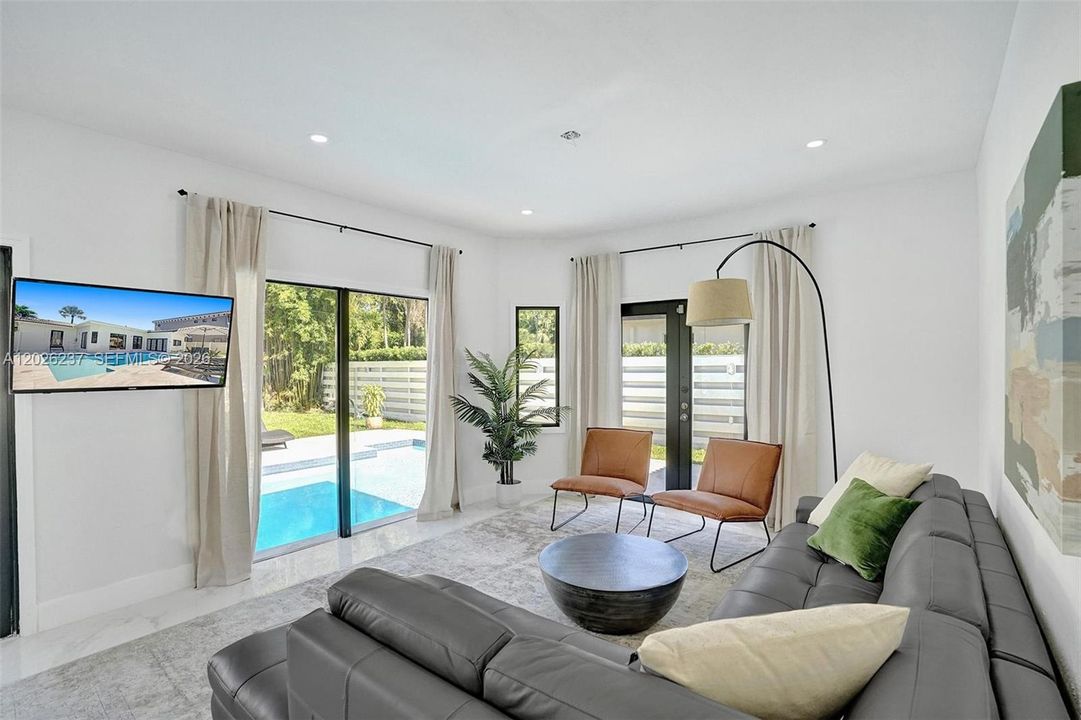 For Sale: $999,000 (4 beds, 2 baths, 1947 Square Feet)