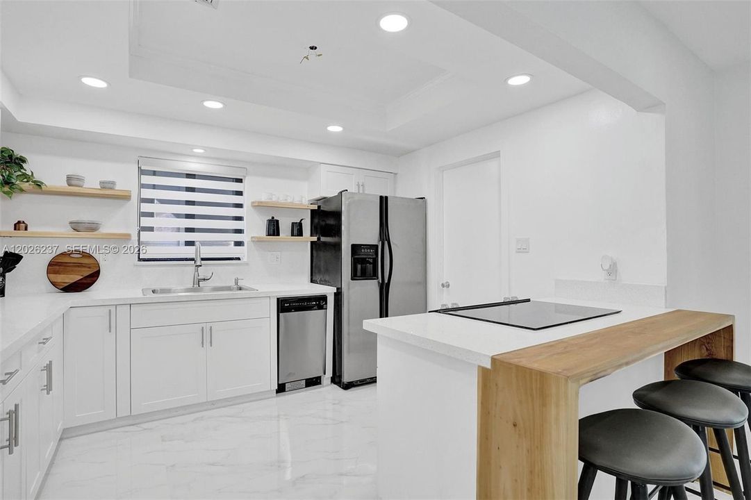 For Sale: $999,000 (4 beds, 2 baths, 1947 Square Feet)