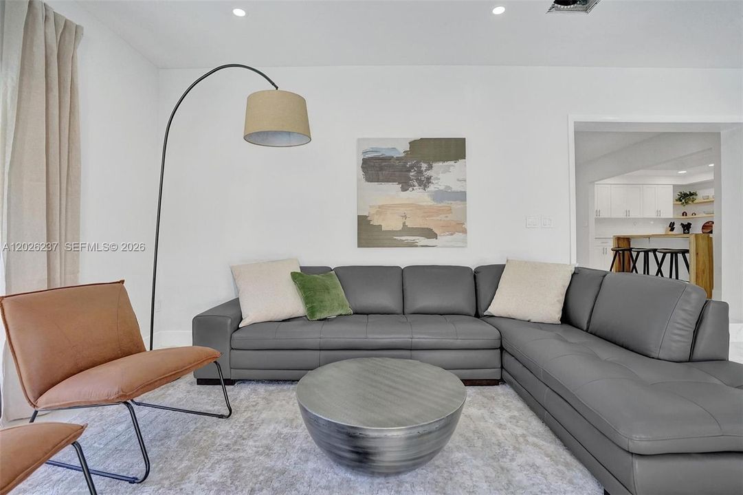 For Sale: $999,000 (4 beds, 2 baths, 1947 Square Feet)