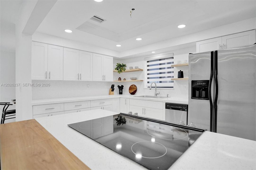 For Sale: $999,000 (4 beds, 2 baths, 1947 Square Feet)
