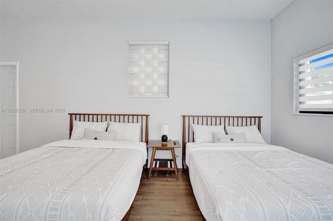 For Sale: $999,000 (4 beds, 2 baths, 1947 Square Feet)