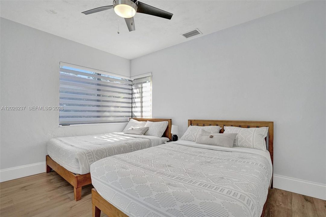 For Sale: $999,000 (4 beds, 2 baths, 1947 Square Feet)