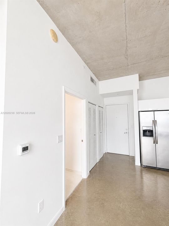 For Rent: $2,300 (1 beds, 1 baths, 651 Square Feet)