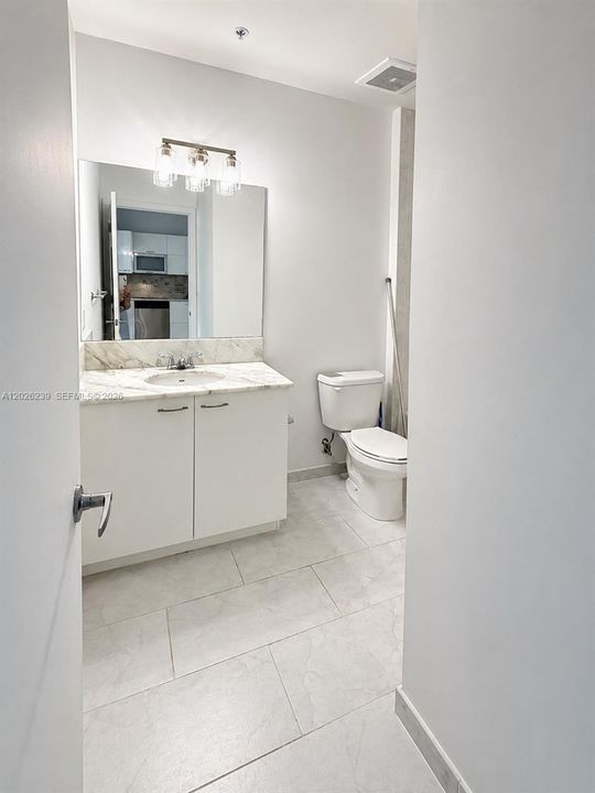 For Rent: $2,300 (1 beds, 1 baths, 651 Square Feet)