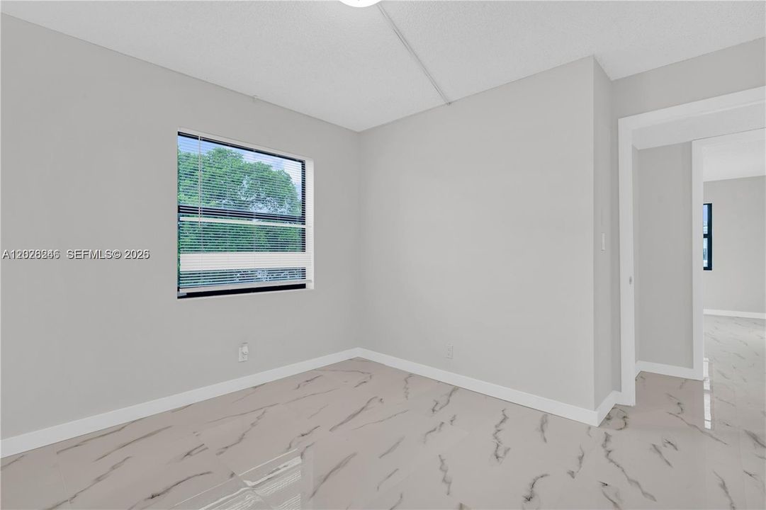 For Sale: $199,000 (2 beds, 2 baths, 900 Square Feet)