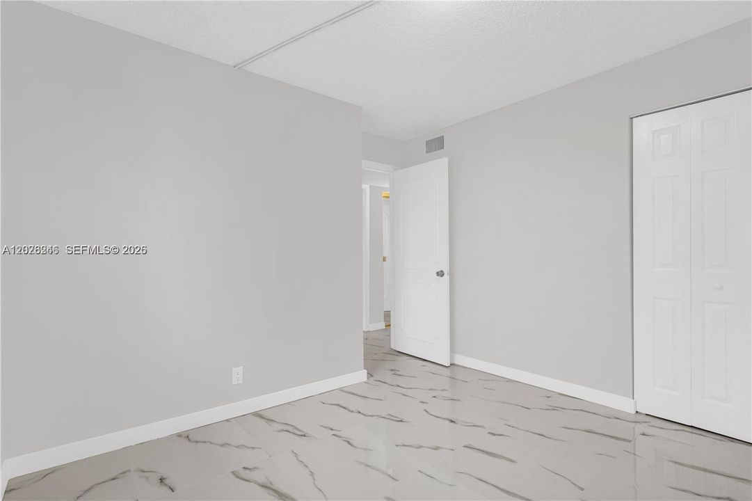 For Sale: $199,000 (2 beds, 2 baths, 900 Square Feet)