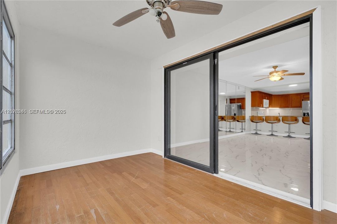For Sale: $199,000 (2 beds, 2 baths, 900 Square Feet)