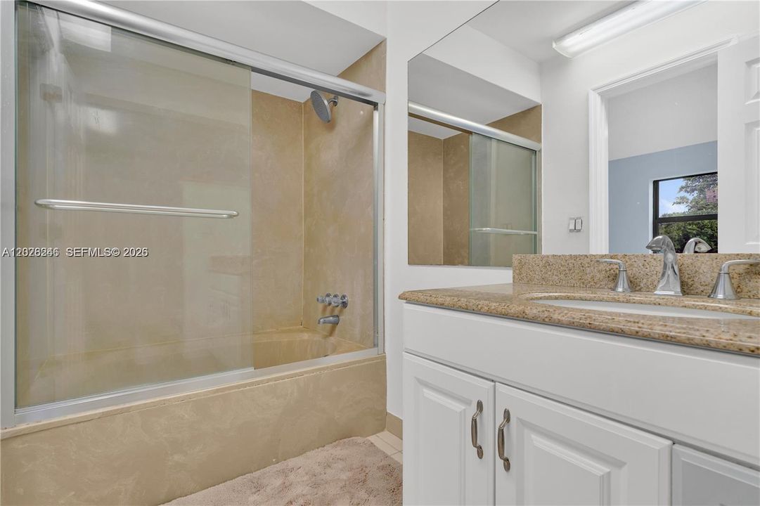 For Sale: $199,000 (2 beds, 2 baths, 900 Square Feet)