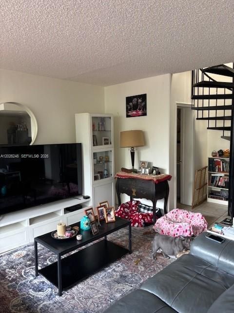 For Sale: $640,000 (2 beds, 1 baths, 1032 Square Feet)