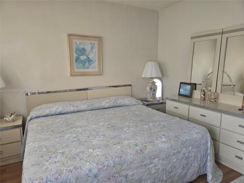 For Sale: $119,000 (1 beds, 1 baths, 625 Square Feet)