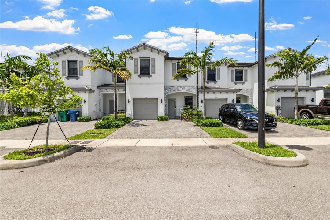 For Sale: $579,900 (4 beds, 2 baths, 1773 Square Feet)