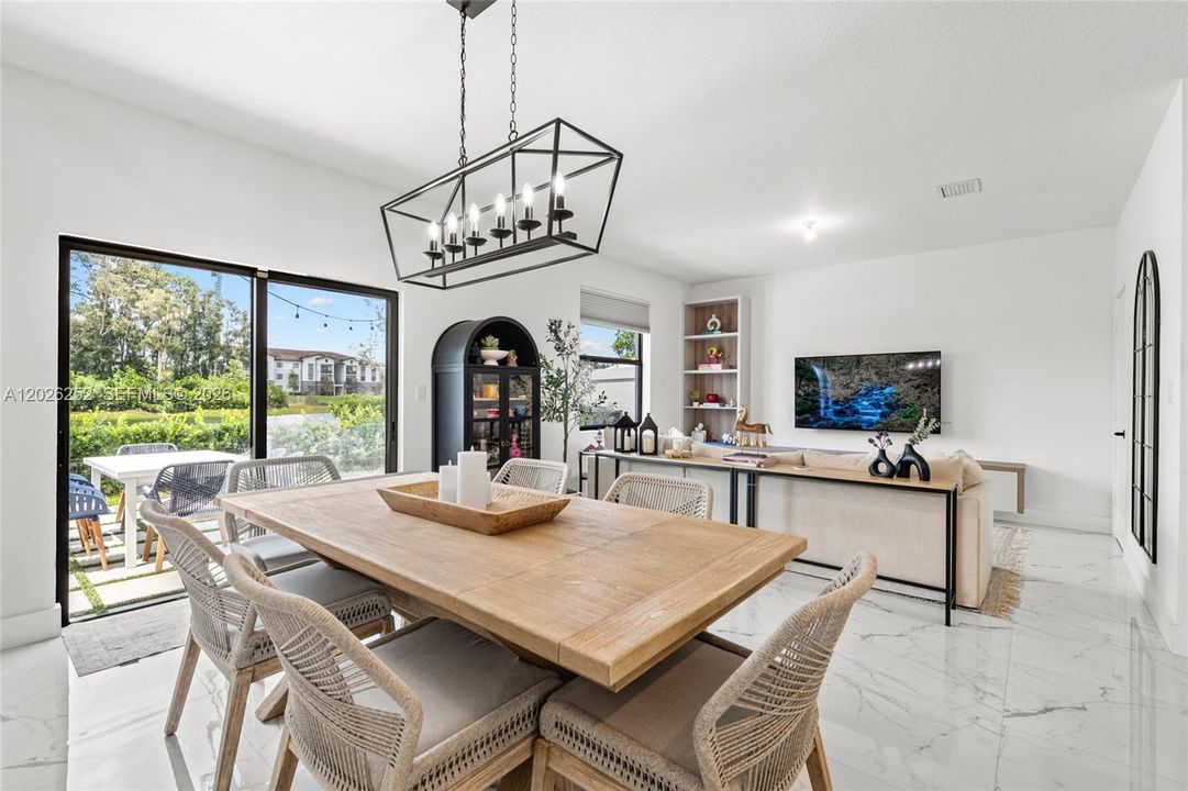 For Sale: $579,900 (4 beds, 2 baths, 1773 Square Feet)