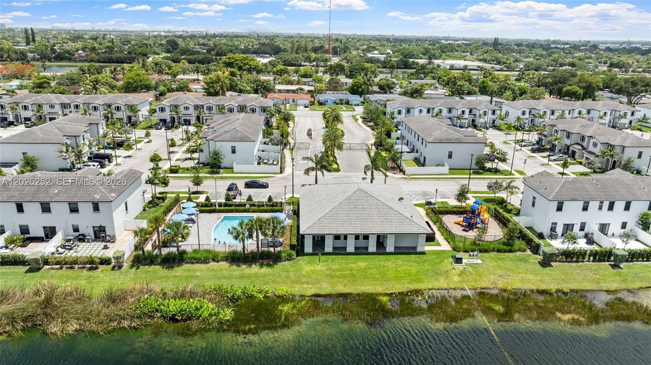 For Sale: $579,900 (4 beds, 2 baths, 1773 Square Feet)