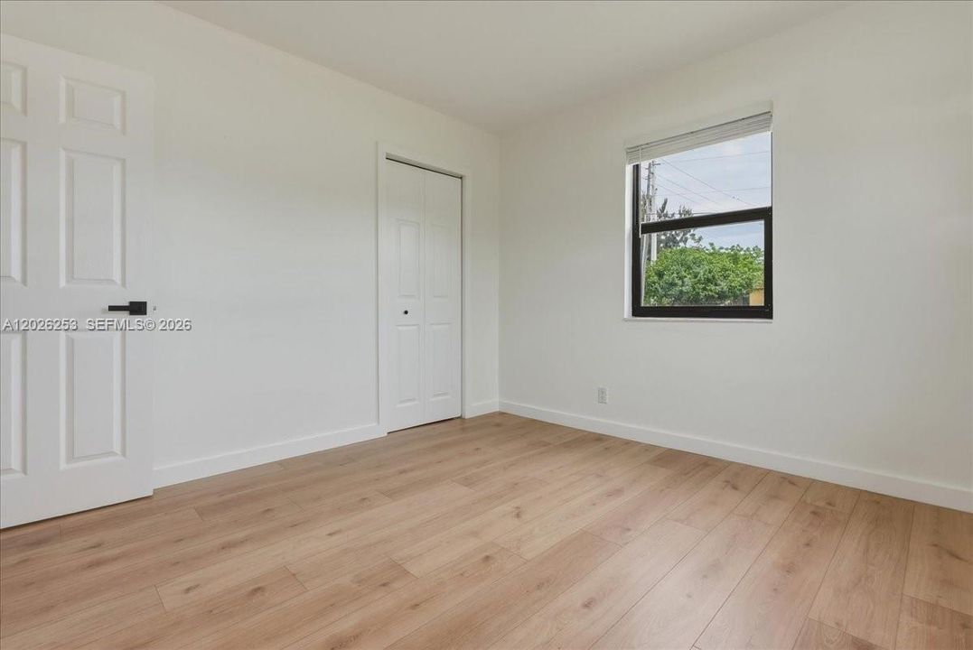 For Sale: $420,000 (3 beds, 1 baths, 900 Square Feet)