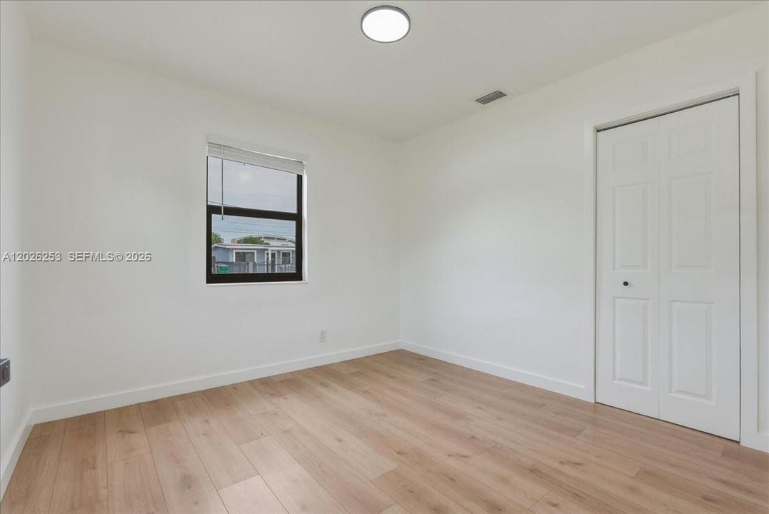 For Sale: $420,000 (3 beds, 1 baths, 900 Square Feet)