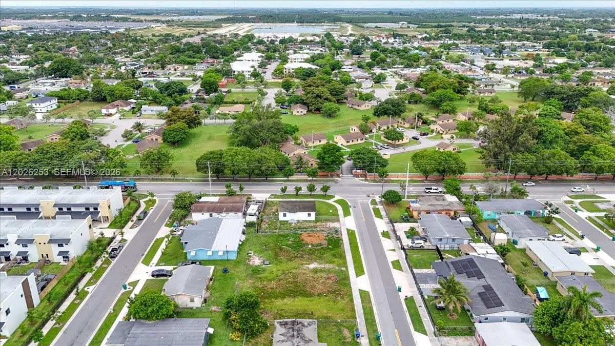 For Sale: $420,000 (3 beds, 1 baths, 900 Square Feet)