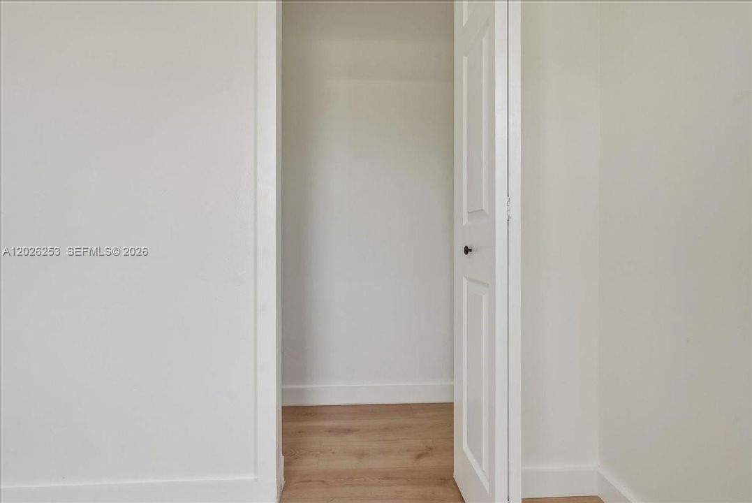 For Sale: $420,000 (3 beds, 1 baths, 900 Square Feet)