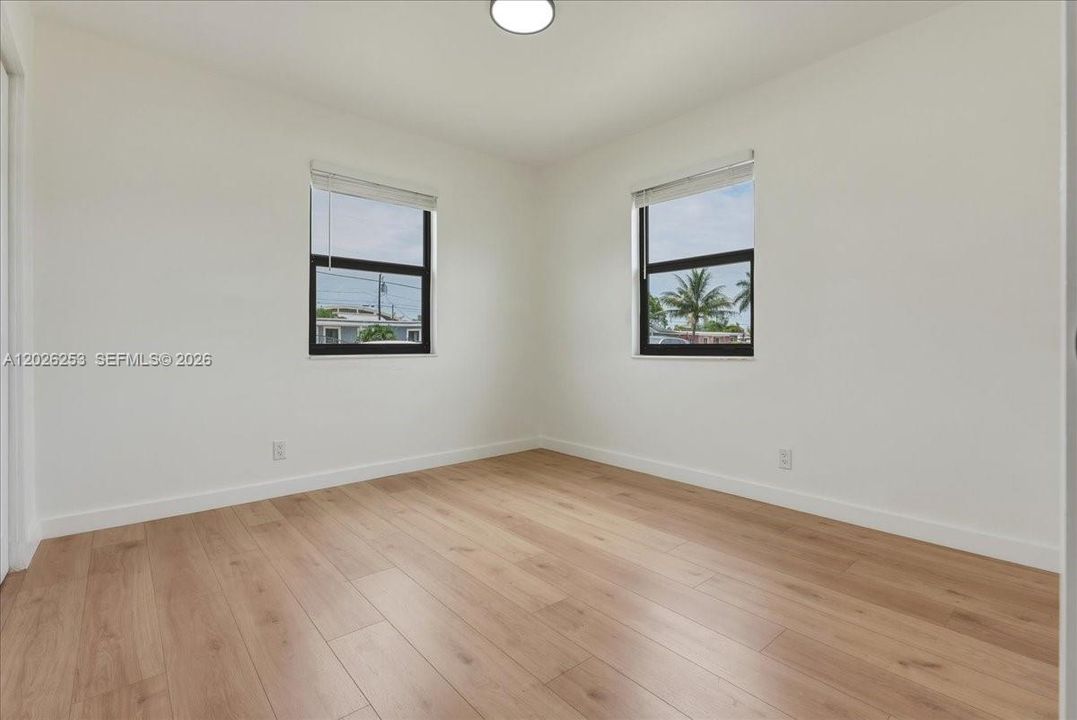 For Sale: $420,000 (3 beds, 1 baths, 900 Square Feet)