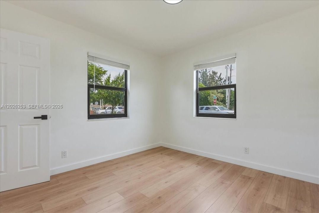 For Sale: $420,000 (3 beds, 1 baths, 900 Square Feet)
