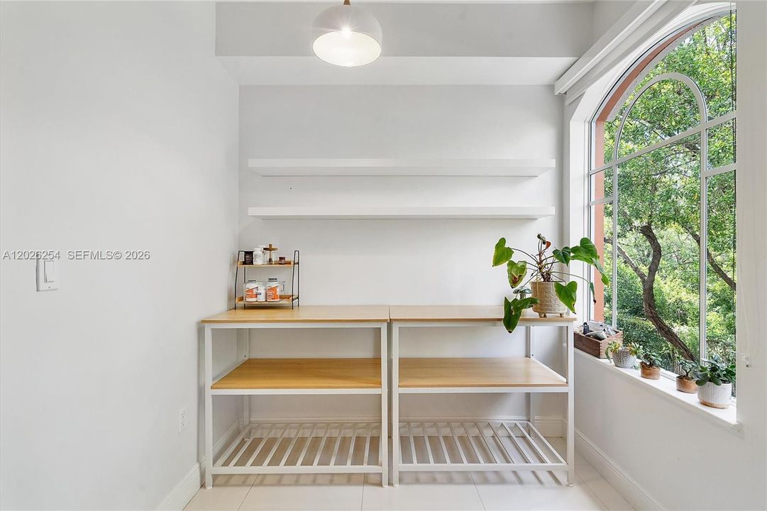На продажу: $749,000 (3 спален, 2 ванн, 1729 Квадратных фут)
