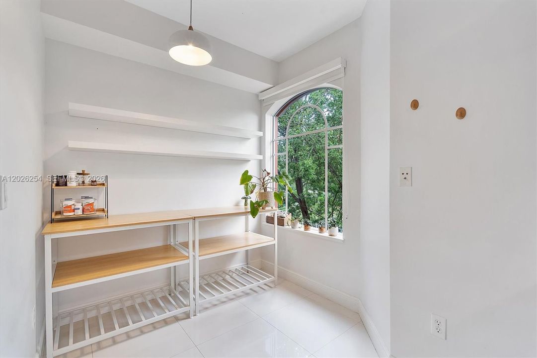 На продажу: $749,000 (3 спален, 2 ванн, 1729 Квадратных фут)