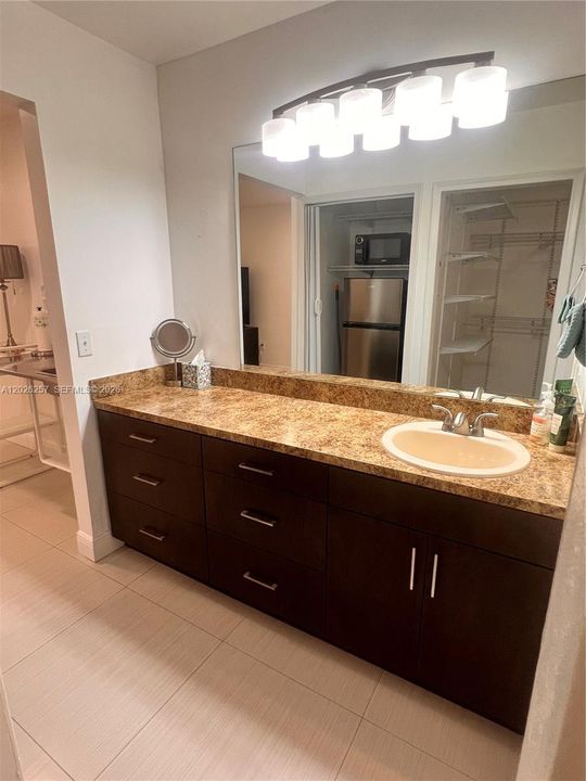 For Rent: $1,150 (0 beds, 1 baths, 1263 Square Feet)