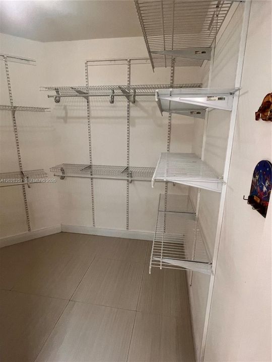 For Rent: $1,150 (0 beds, 1 baths, 1263 Square Feet)