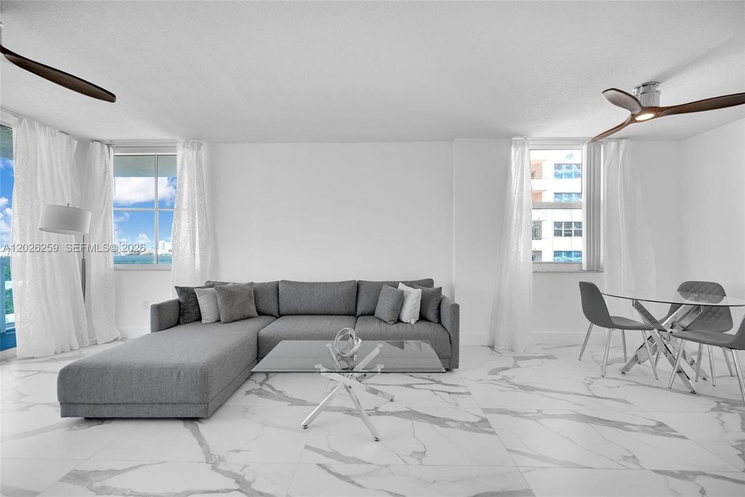 For Sale: $795,000 (2 beds, 2 baths, 1002 Square Feet)