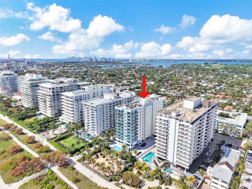For Sale: $795,000 (2 beds, 2 baths, 1002 Square Feet)