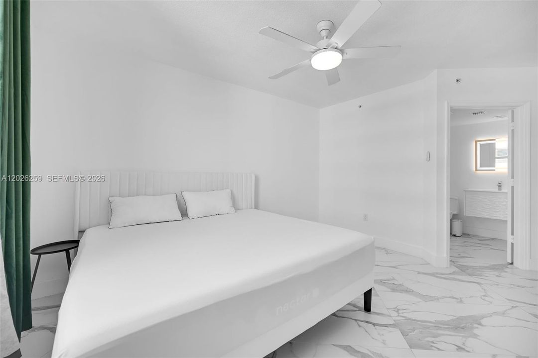 For Sale: $795,000 (2 beds, 2 baths, 1002 Square Feet)