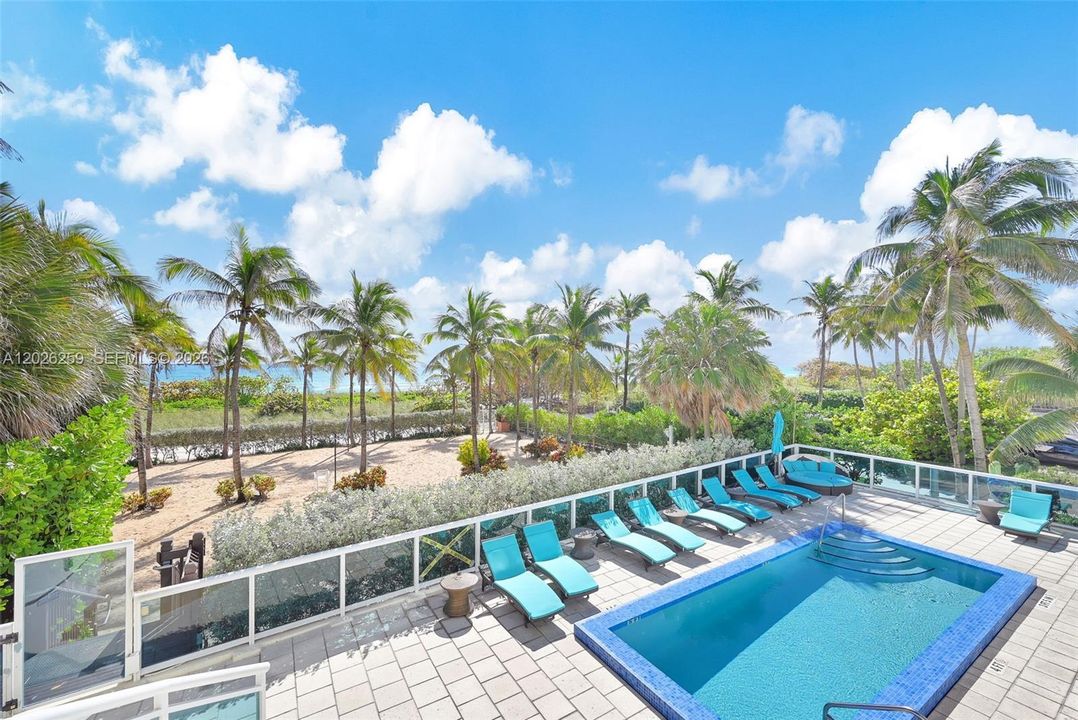 For Sale: $795,000 (2 beds, 2 baths, 1002 Square Feet)