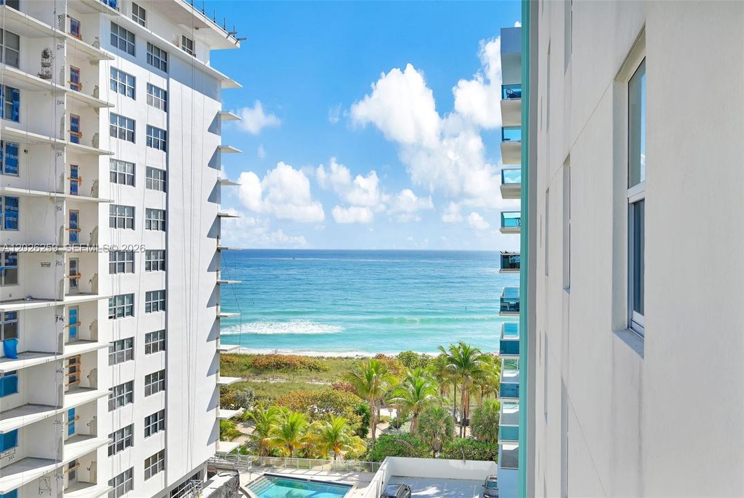 For Sale: $795,000 (2 beds, 2 baths, 1002 Square Feet)