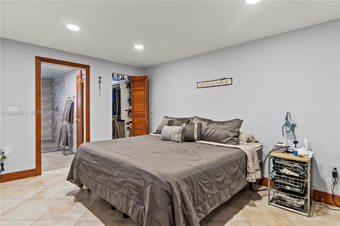For Sale: $800,000 (3 beds, 2 baths, 1606 Square Feet)