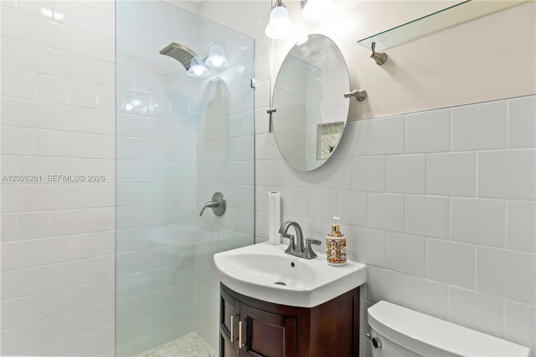 For Sale: $800,000 (3 beds, 2 baths, 1606 Square Feet)