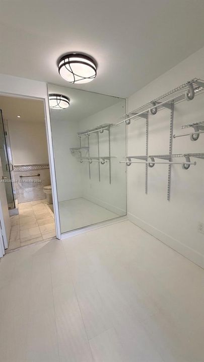 For Sale: $610,000 (1 beds, 2 baths, 1560 Square Feet)