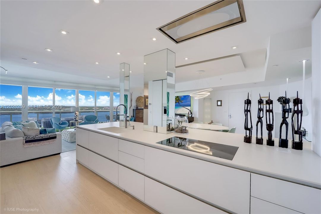 For Rent: $28,795 (3 beds, 3 baths, 2024 Square Feet)