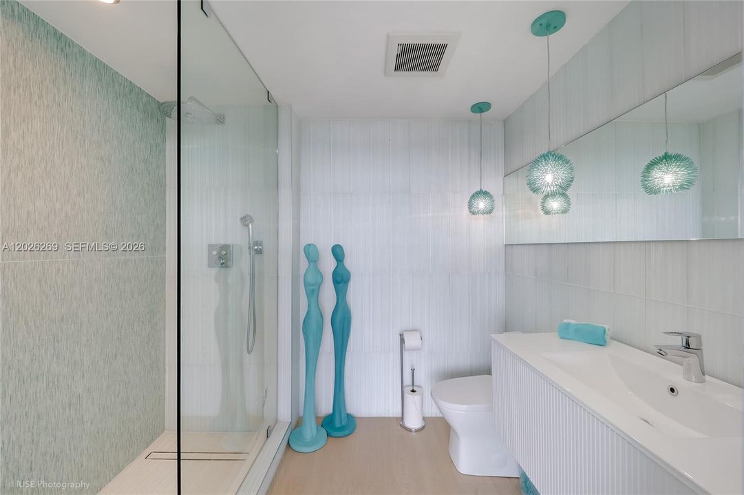 For Rent: $28,795 (3 beds, 3 baths, 2024 Square Feet)