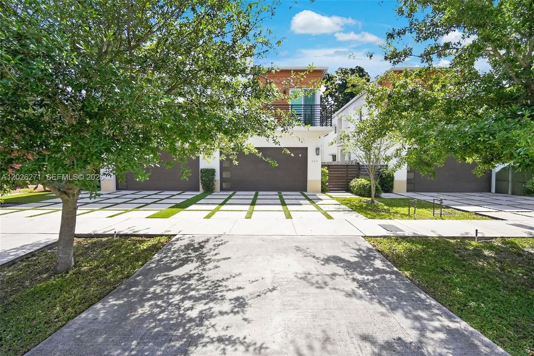 Active With Contract: $795,000 (3 beds, 3 baths, 1980 Square Feet)