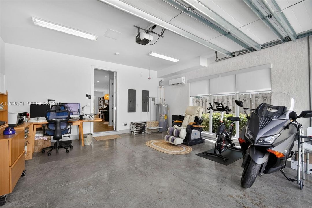 Active With Contract: $795,000 (3 beds, 3 baths, 1980 Square Feet)